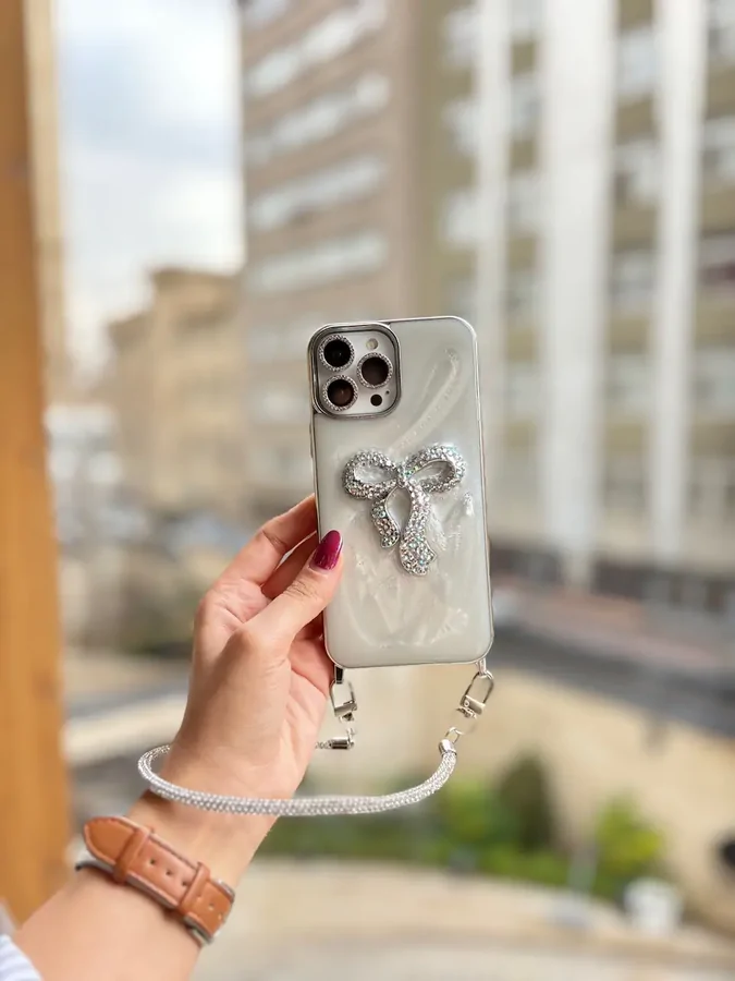 69e99b قاب پاپیون دیاموند با بند ژلاتینی و محافظ لنز نگینی (کدC1923) - تصویر 1