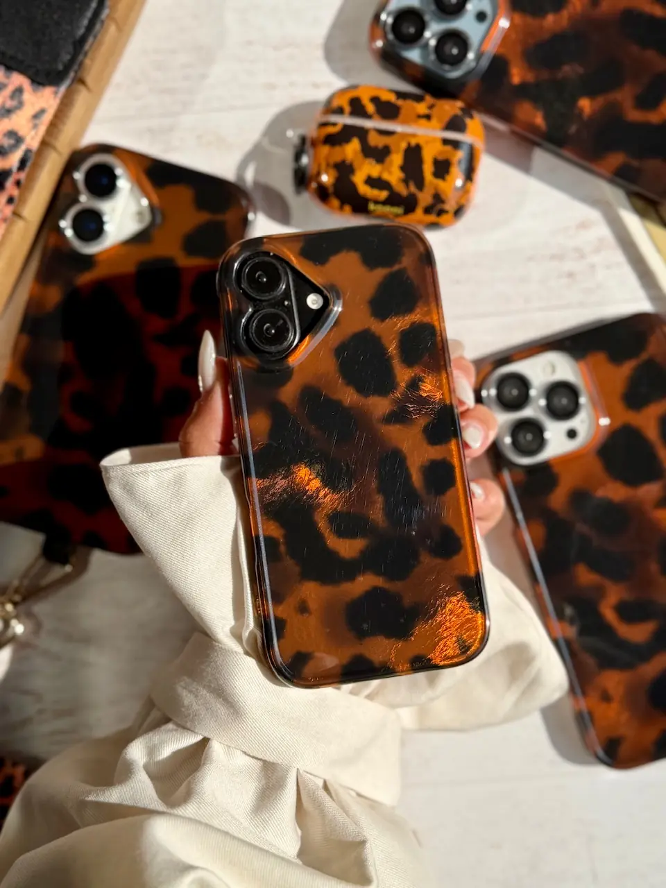 799a76 قاب Leopard Flame (کدC2130) - تصویر 1